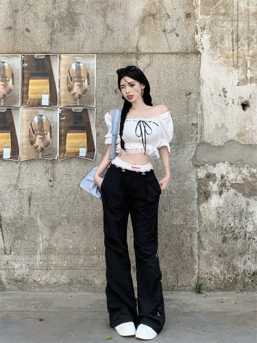 Real shot of a square-collared short puff-sleeved shirt + layered lace shorts with high-waisted slimming straight casual pants