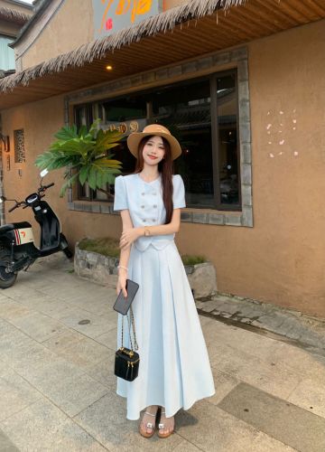 Actual shot ~ French style puff sleeve short top for women with high waist and wide skirt and umbrella skirt suit