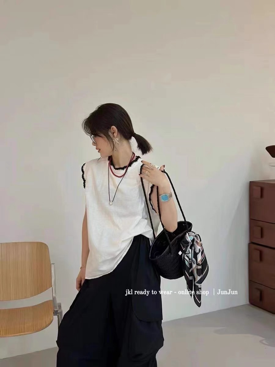 European station 2024 summer European fashion fashion round neck lace design thin back button shirt vest women's trend
