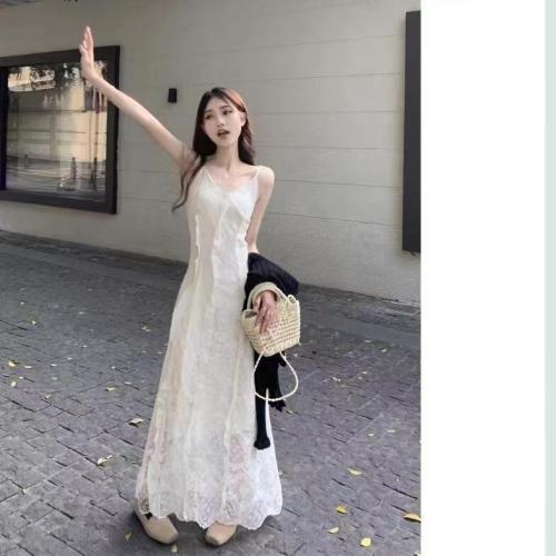 Seaside vacation V-neck lace suspender dress for women 2024 new spring platycodon French temperament fairy long dress