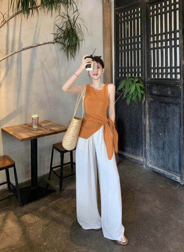 Actual shot ~ French style high-end slit waist slimming round neck sweater vest + casual wide-leg pants