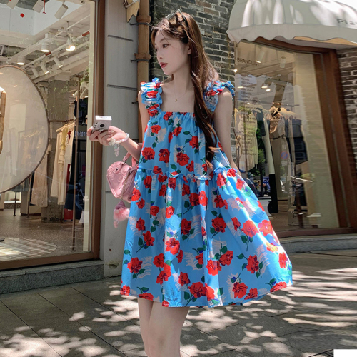 Actual shot of holiday style sweet floral suspender dress for women summer French design fungus hemmed skirt