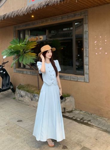 Actual shot ~ French style puff sleeve short top for women with high waist and wide skirt and umbrella skirt suit