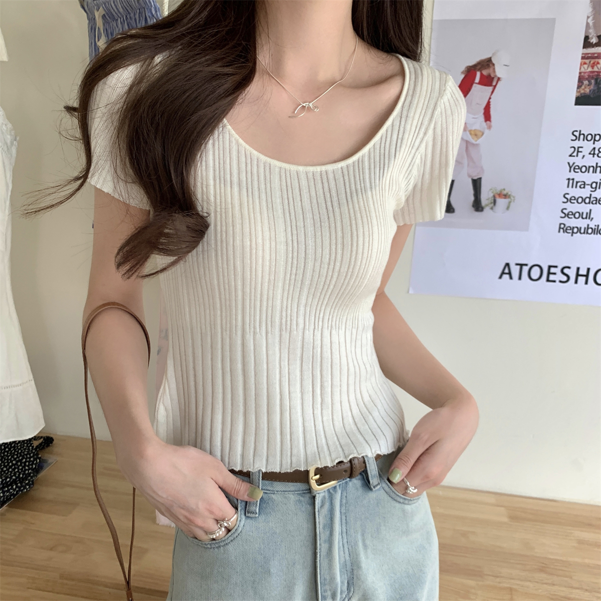 Actual shot of summer Korean style slim fit and versatile 6 wool lightweight sweater short-sleeved top for women