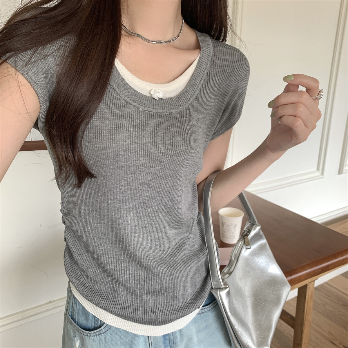 Real shot Summer Korean version u-neck contrasting color fake two-piece pleated slimming versatile 6 wool knitted short-sleeved top
