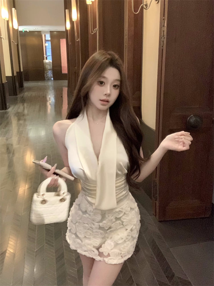 實拍 性感氣質名媛端正高級御姐緞面掛脖花朵裙子