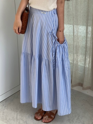 Striped skirt with side pockets and wide hem