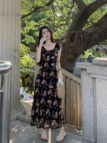 French retro floral dress for women summer 2024 new style flying sleeve design waist slimming A-line long skirt