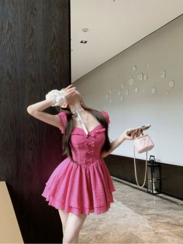 Real shot of pure lustful sweet girl short skirt in summer, waist slimming design, sweet girly bow square neck dress