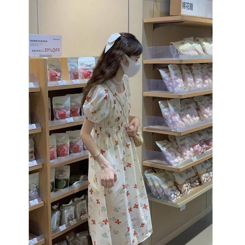 Small French gentle style sweet first love chic and beautiful puff sleeve floral dress