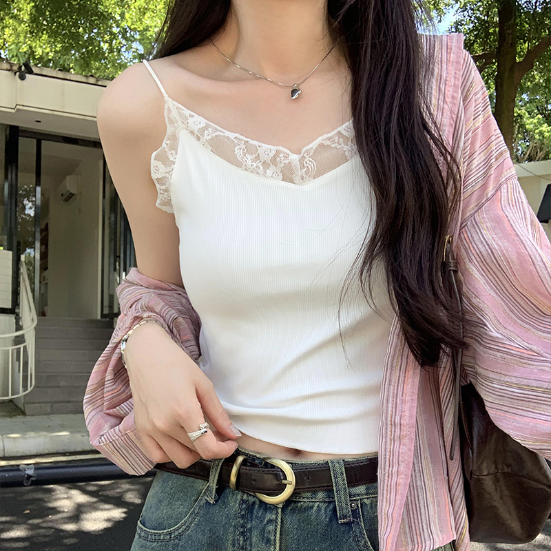 Real photos of French sweet and spicy lace splicing small suspenders for women summer 2024 new style inner bottoming outer top