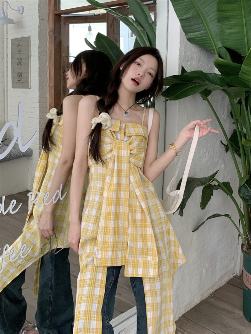 Real shot ~ 2024 new sunset yellow plaid niche design whitening and slimming plaid suspender top for women