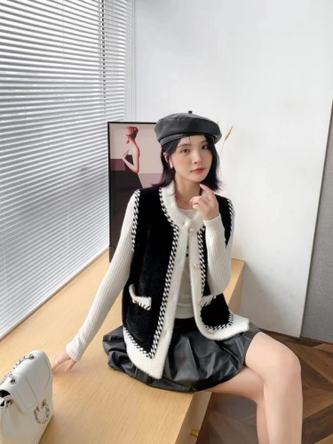 2024 New Fashion Round Neck Small Fragrant Style Knitted Cardigan Women’s Foreign Style Short Sweater Vest Jacket