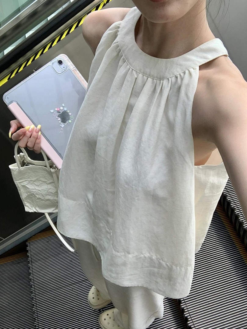 Korean version of hiphop beige halter neck sleeveless vest for women in summer, loose, high-end, ladylike temperament, versatile top, trendy