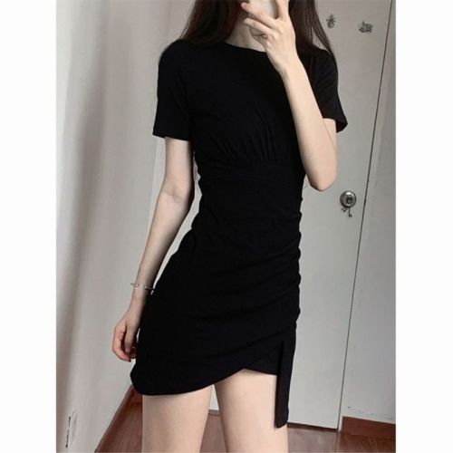 Hepburn style high-end little black dress 2024 new summer pleated design asymmetrical flesh-covering hip dress