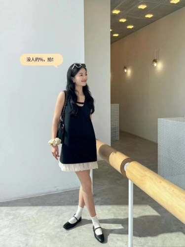 2024 niche high-end simple neckline bow sleeveless straight A-line skirt little black skirt hem splicing dress