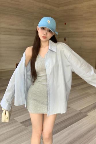 Real shot of pure lust, royal sister style gray dress, sexy slim fit, hip-hugging skirt, shirt, jacket