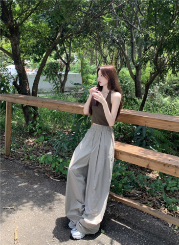 Actual shot of new summer clothes, loose slimming wide-leg pants, elastic high-waisted straight solid color casual pants