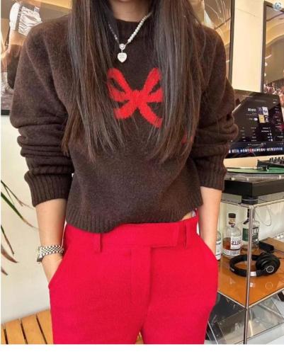 South Korea's Dongdaemun 2024 new autumn and winter fashionable age-reducing bow pattern knitted short long-sleeved round neck sweater