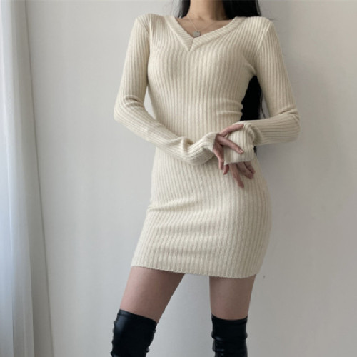 Korean chic waist-cinching Korean version of the V-neck bottoming knitted dress with a tight sweater skirt inside to look slimming and hip-hugging skirt