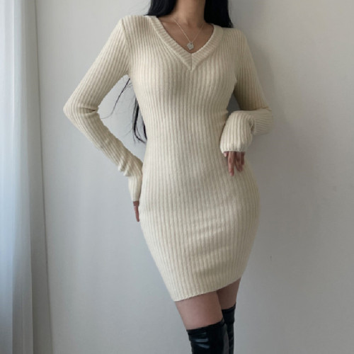 Korean chic waist-cinching Korean version of the V-neck bottoming knitted dress with a tight sweater skirt inside to look slimming and hip-hugging skirt