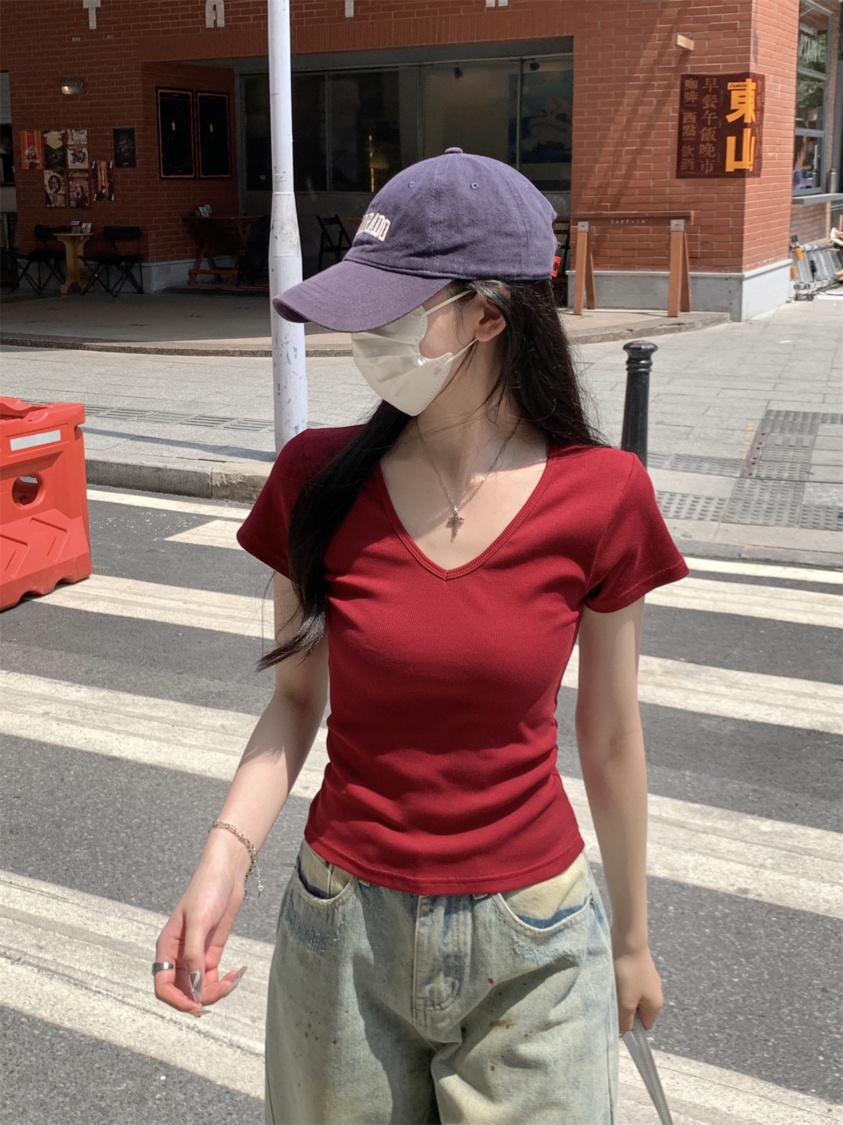 Actual shot of summer Korean style slim right shoulder V-neck simple versatile slim T-shirt short-sleeved top for women