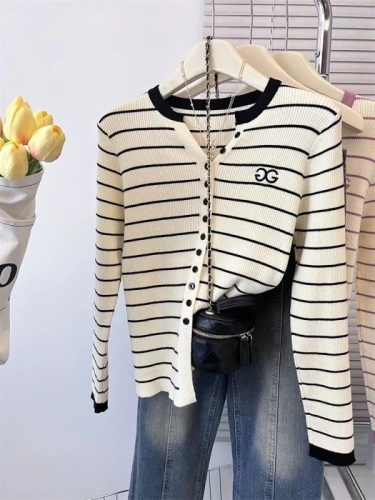 Sweater women's 2024 autumn and winter popular this year beautiful, high-end and super nice striped embroidered long-sleeved sweater