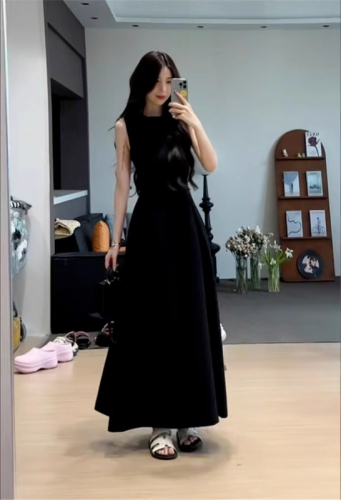 French high-end Hepburn style dress for women summer 2024 new waist long dress