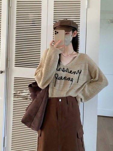 Korean style temperament V-neck hollow long-sleeved sweater top for women autumn new slim letter versatile lazy sweater