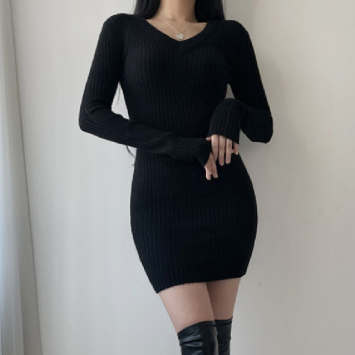 Korean chic waist-cinching Korean version of the V-neck bottoming knitted dress with a tight sweater skirt inside to look slimming and hip-hugging skirt