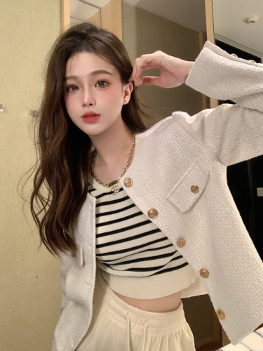 Xiaoxiangfeng thickened jacket women's winter 2024 new French short style high-end street style versatile top