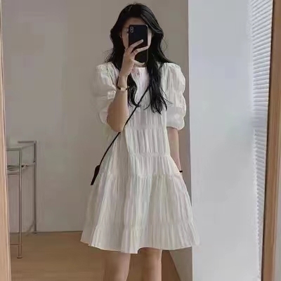 2024 new design niche pleated puff sleeve French dress women's summer slimming short skirt