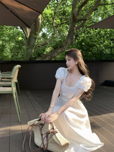 Real shot French white dress 2024 summer short-sleeved holiday long dress temperament waist slimming dress