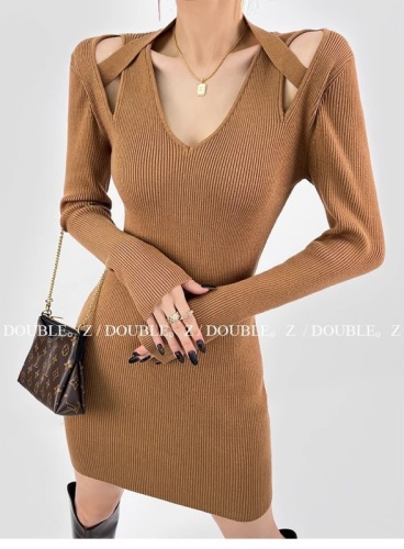 DOUBLE Z v-neck halter neck off-shoulder long-sleeved knitted dress for women in autumn slimming bottoming hip skirt