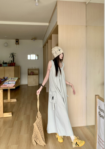 Actual shot of simple Korean style casual versatile age-reducing design vest adjustable pull-out quick-drying dress