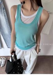 Not a real shot. Mint green dopamine whitening fake two-piece outer vest for women. Thin sleeveless top for hot girls.