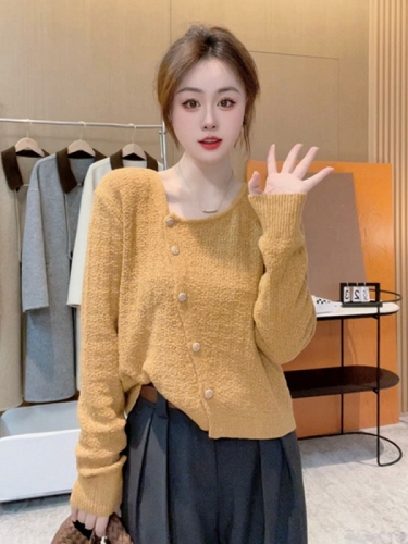 Korean style loose, lazy, soft and waxy pullover sweater for women 2024 autumn and winter new design versatile long-sleeved sweater