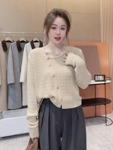 Korean style loose, lazy, soft and waxy pullover sweater for women 2024 autumn and winter new design versatile long-sleeved sweater