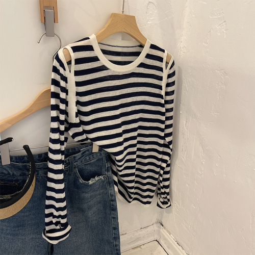 Round neck off-shoulder black and white striped sweater for women, spring and autumn lazy style long-sleeved top thin sweater bottoming shirt