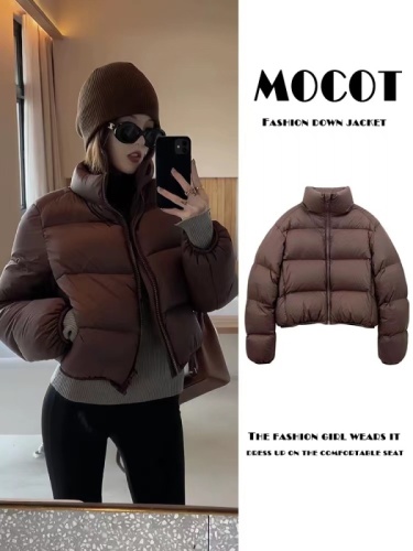 2024 Winter New American Kendall Style Down Jacket Women's Short Fashion Small Stand Collar Bakery Jacket