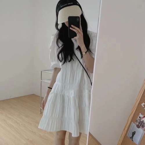 2024 new design niche pleated puff sleeve French dress women's summer slimming short skirt