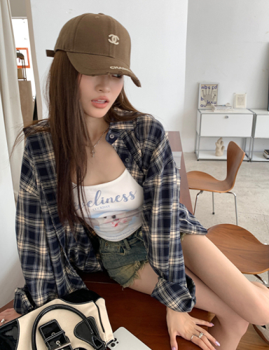 Real shot of 2024 autumn new style retro plaid shirt women's jacket cardigan loose sun protection top
