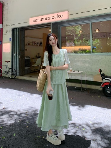 Real shot ~ Fake two-piece green short-sleeved dress with green splicing design for women, loose and slimming French long skirt