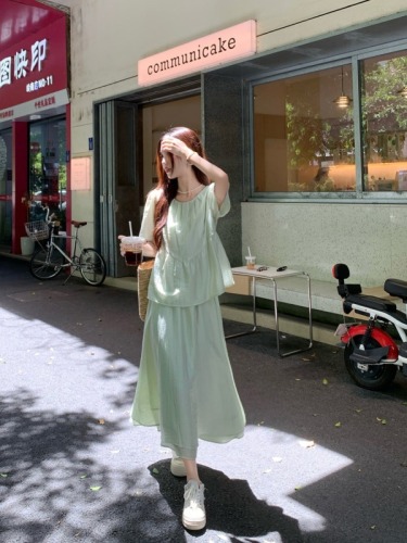 Real shot ~ Fake two-piece green short-sleeved dress with green splicing design for women, loose and slimming French long skirt