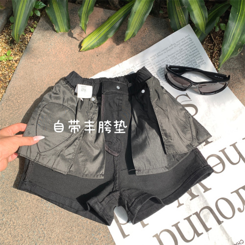 Real shot of plump pants, solid color black pants that can be worn outside, versatile hot girl hot pants with crotch-covering buttocks and shorts