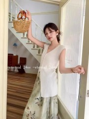 Summer new Korean style V-neck ice silk sleeveless vest for women with outer wear design, niche slits and ins trend