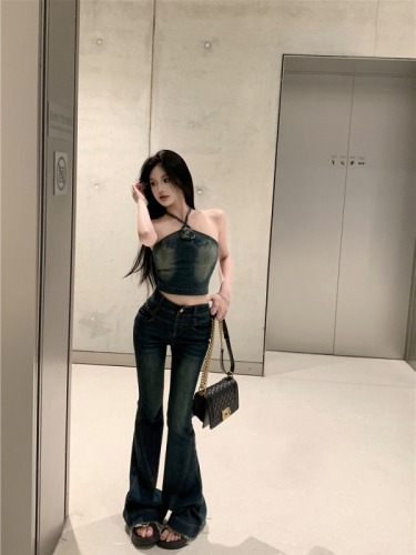 Real shot!  Hot girl retro rose halterneck raw edge loose bootcut jeans suit