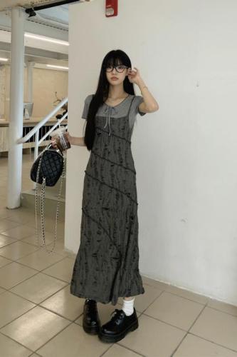 Actual shot ~ Literary style suspender V-neck ripped dress for women 2024 summer new gray short-sleeved suit