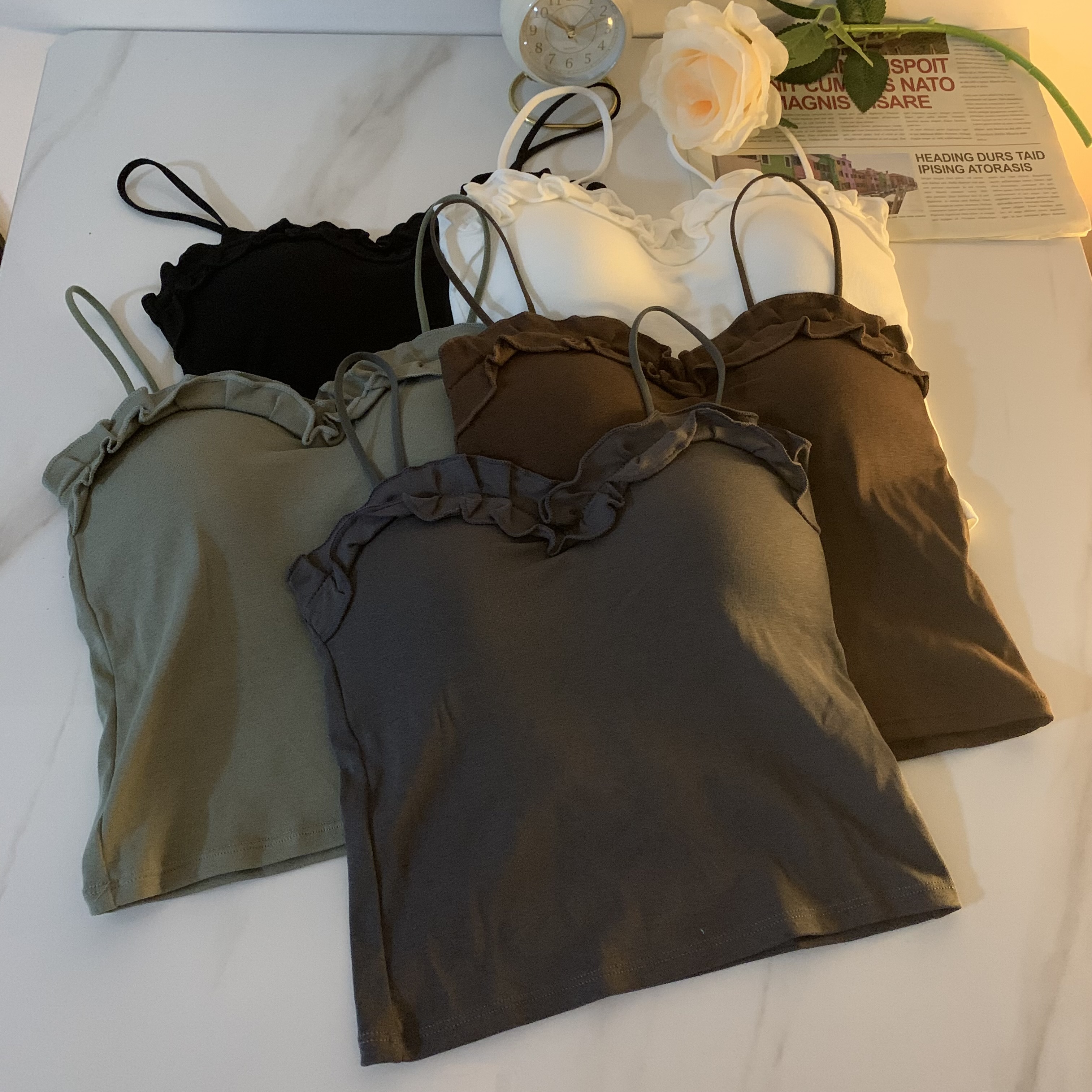 Real shot of Korean version of beautiful back-wrapped breast tube top for women, slim-fitting mid-length inner wear for hot girls, beautiful back for women