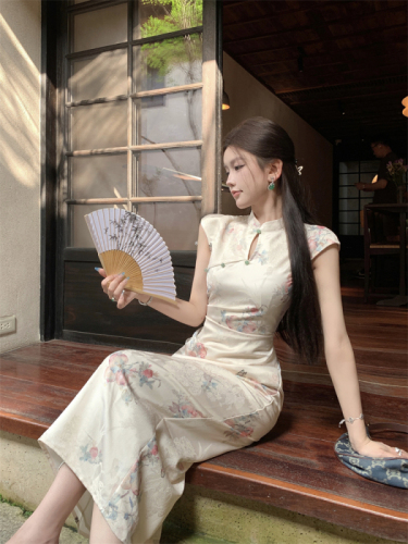 Real shot of new Chinese jacquard whitening and slimming cheongsam dress